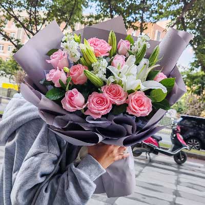 中山11朵戴安娜粉玫瑰百合，与你一起追逐梦想